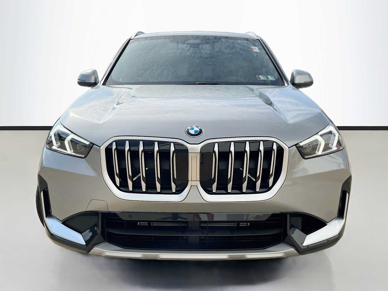 New 2027 BMW X1 xDrive28i AWD/4WD image 2