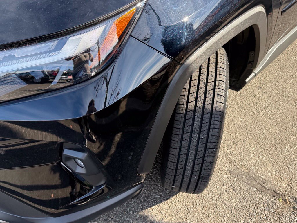 Certified 2022 Toyota RAV4 Limited AWD/4WD image 3