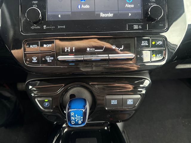 Used 2018 Toyota Prius Three Touring FWD image 18