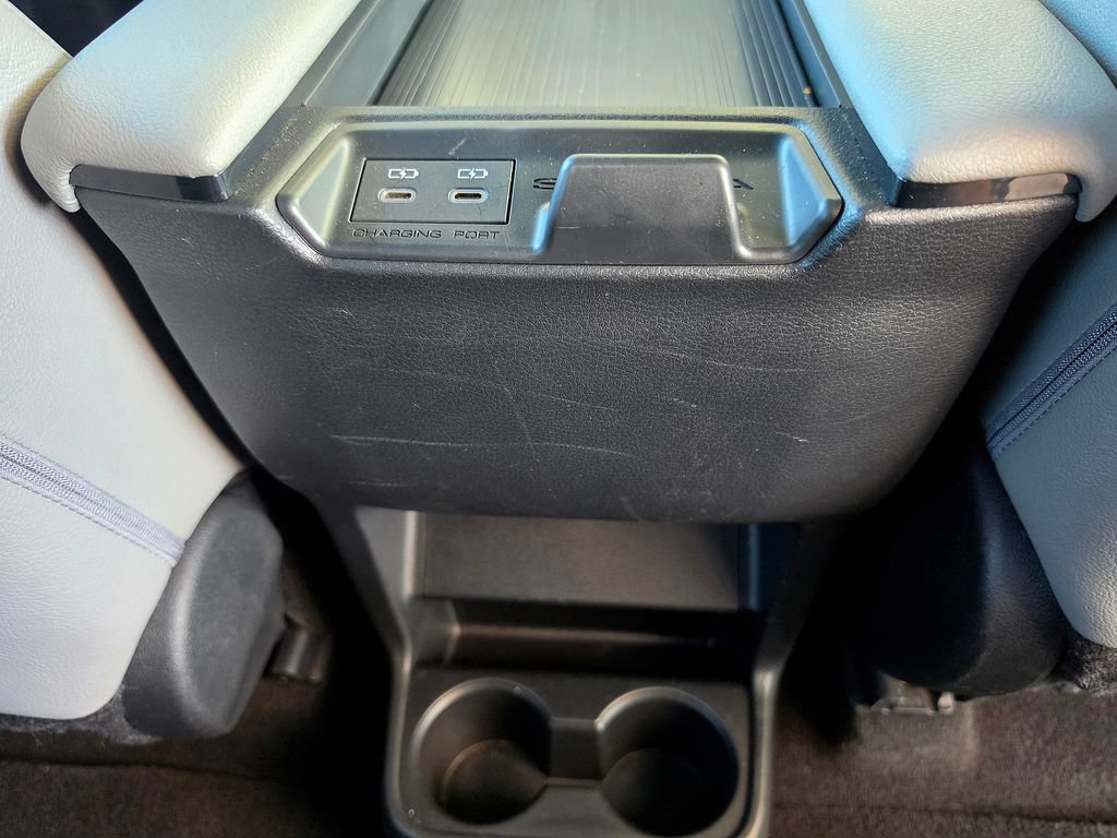 Used 2025 Toyota Sienna XLE FWD image 62
