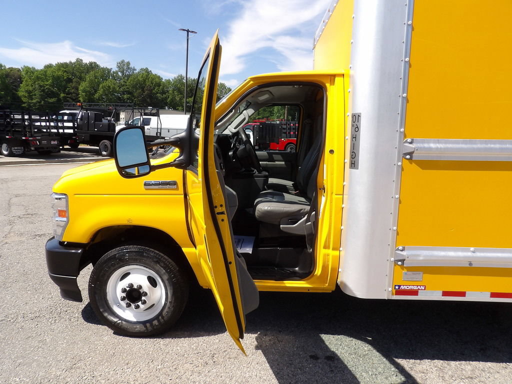 Used 2021 Ford E-350 and Econoline 350 Super Duty RWD image 13