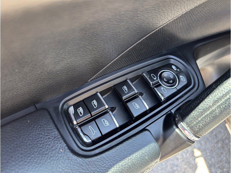 Used 2018 Porsche Cayenne AWD/4WD image 22