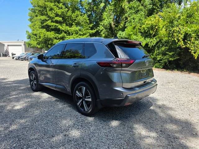Used 2023 Nissan Rogue SV w/ SV Premium B Package FWD image 4