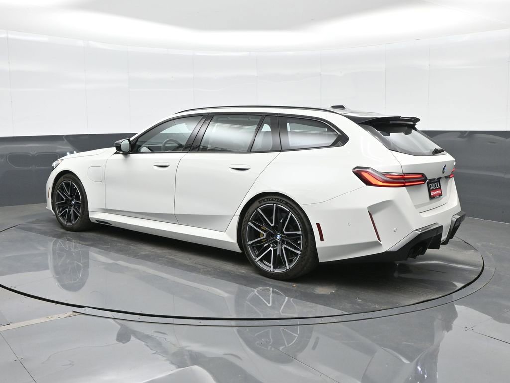 Used 2025 BMW M5 Touring w/ M Driver's Package image 3