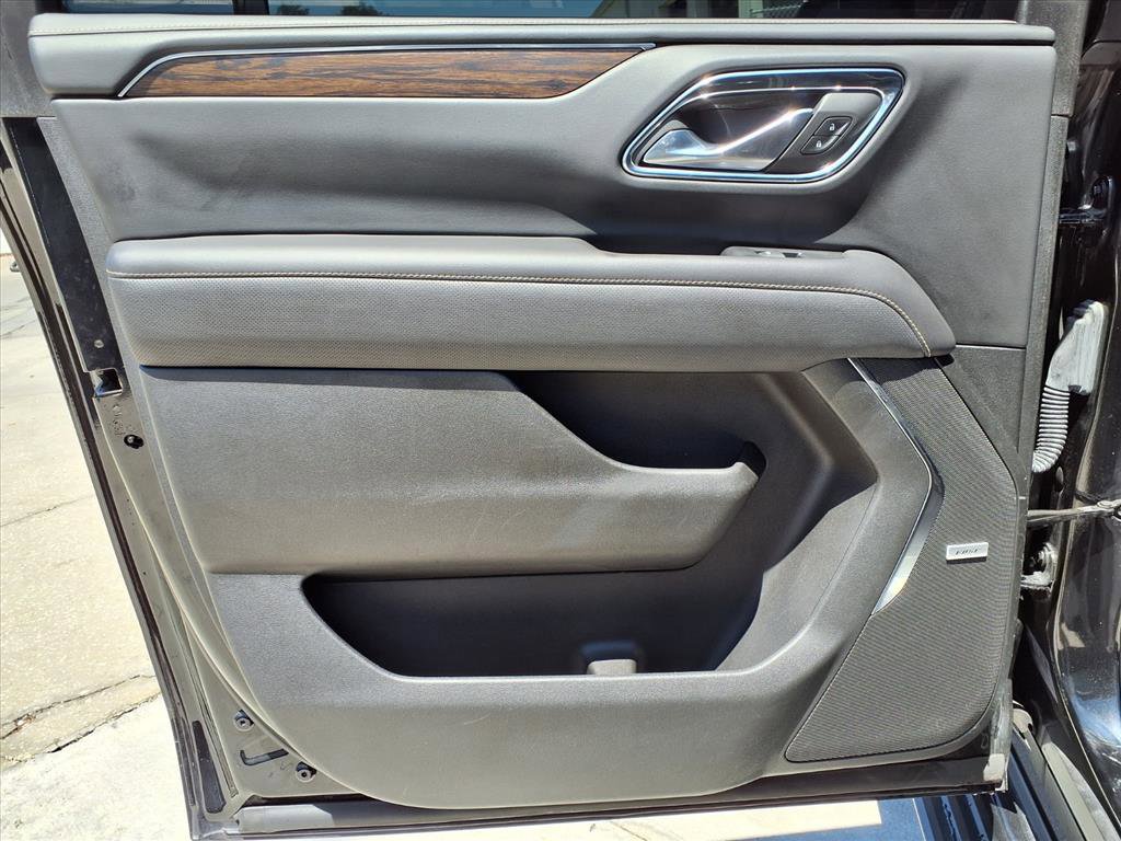 Used 2022 Chevrolet Suburban Premier AWD/4WD image 18