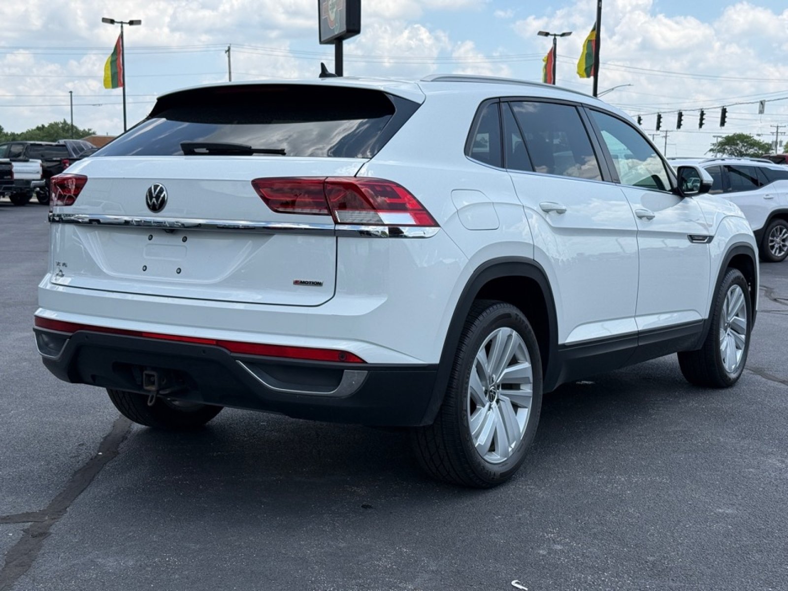 Used 2022 Volkswagen Atlas Cross Sport SE AWD/4WD image 8