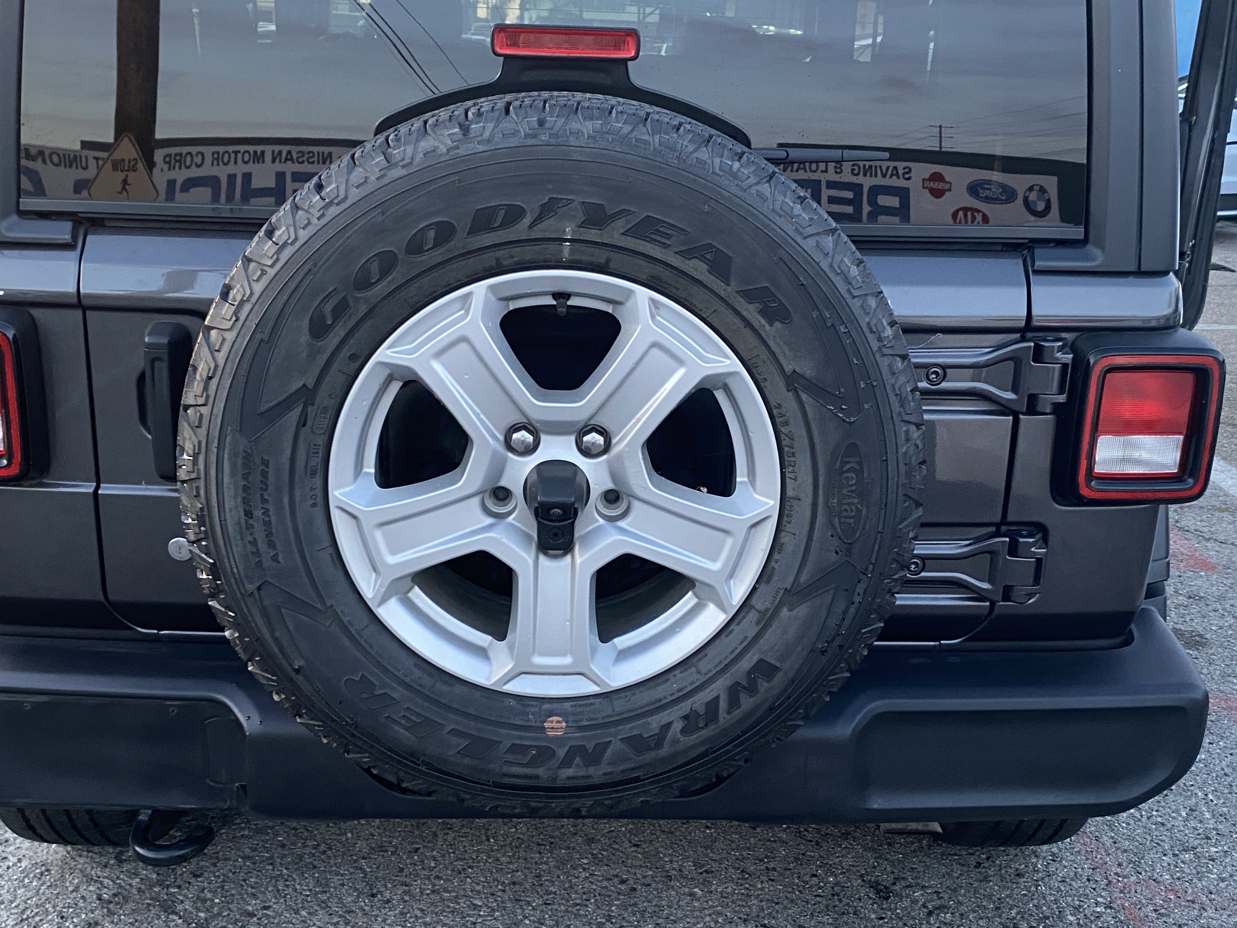 Used 2020 Jeep Wrangler Sport image 19