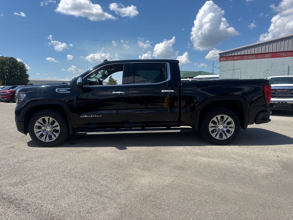 Used 2023 GMC Sierra 1500 Denali AWD/4WD image 3