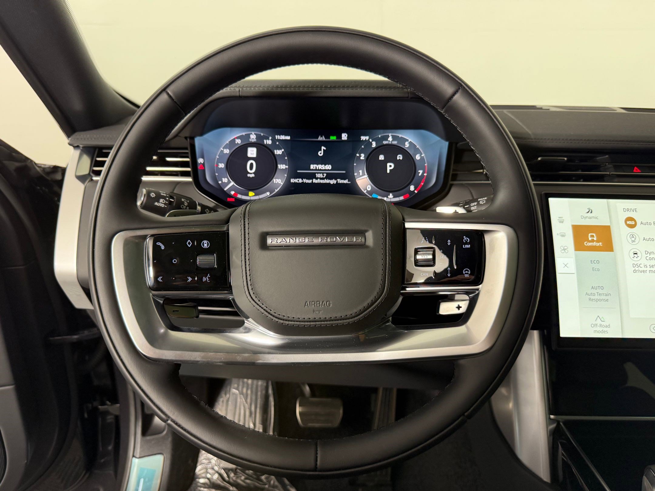 New 2026 Land Rover Range Rover Long Wheelbase SE image 17