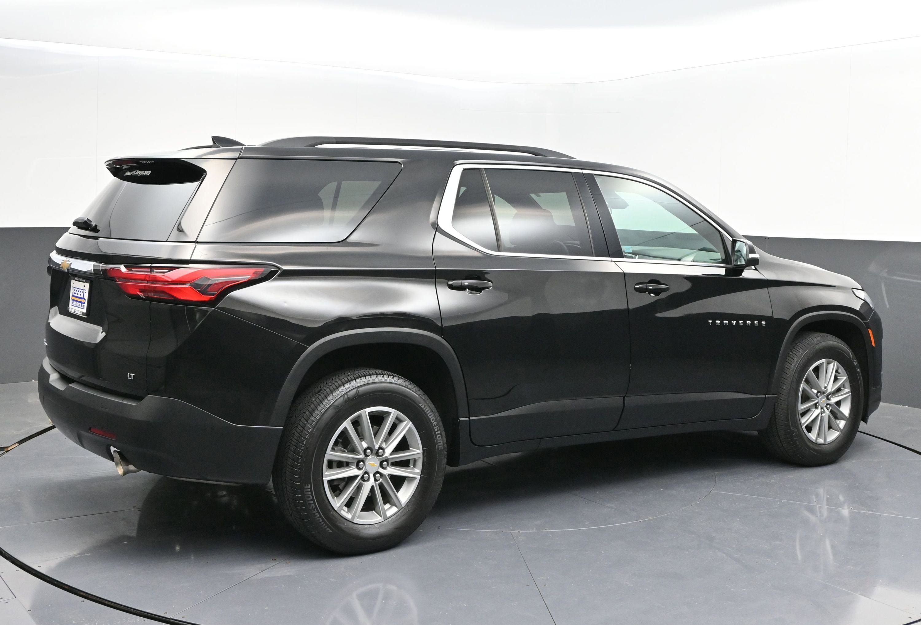 Used 2023 Chevrolet Traverse LT AWD/4WD image 7