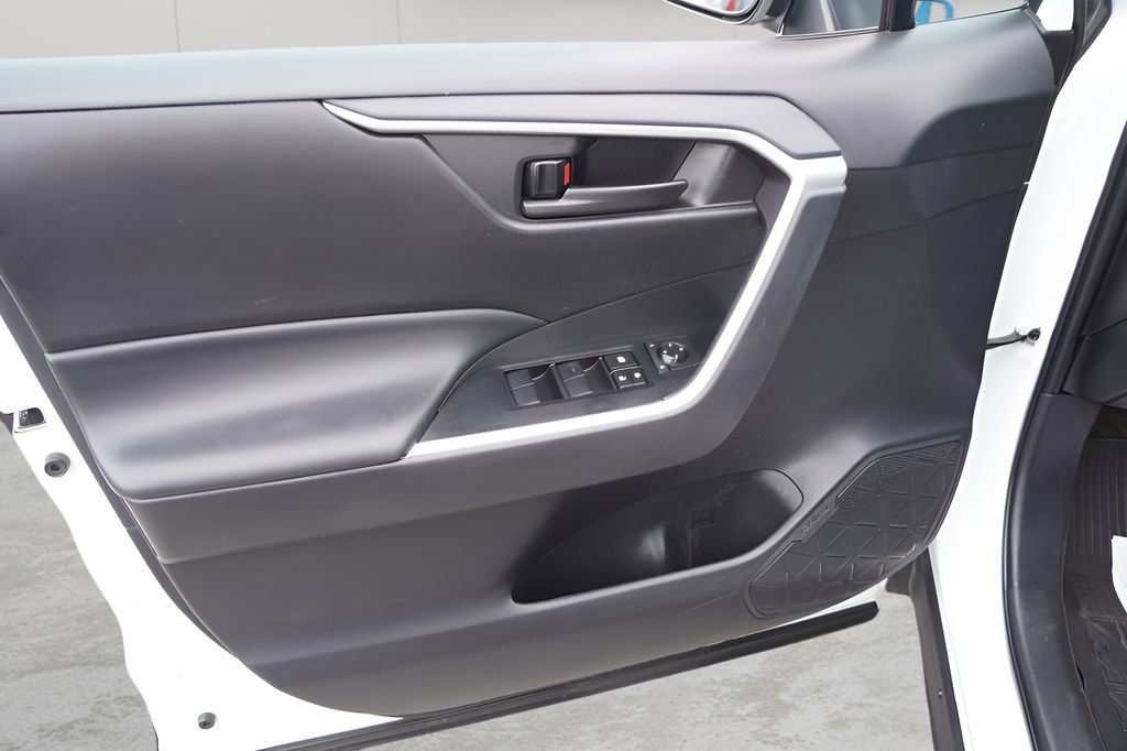 Used 2024 Toyota RAV4 LE image 14