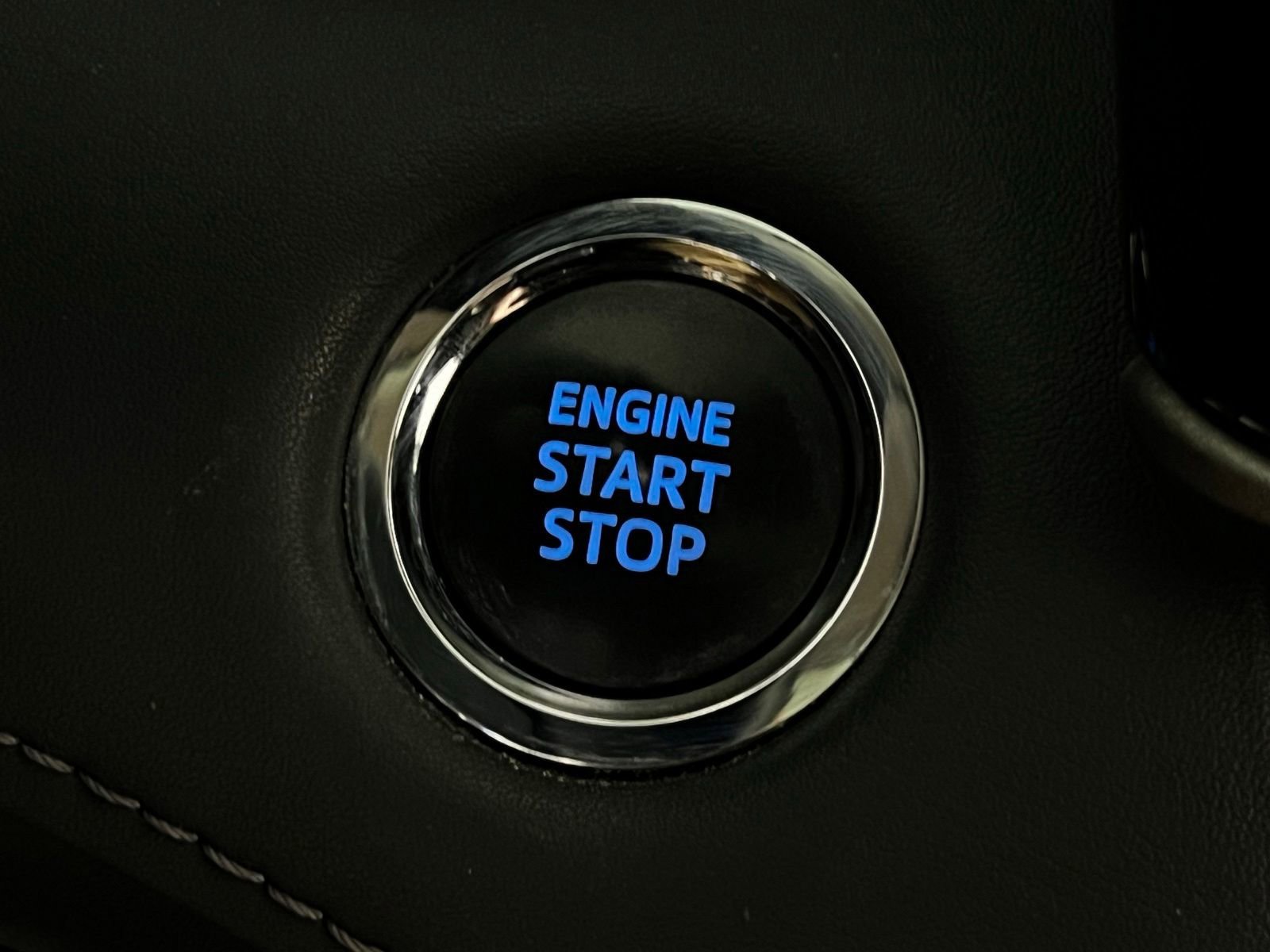 Used 2022 Toyota Highlander XLE FWD image 20
