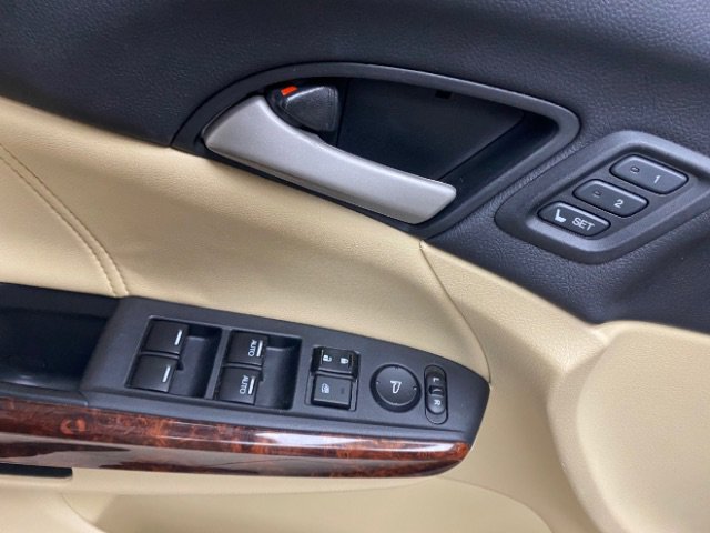 Used 2010 Honda Crosstour EX-L image 25