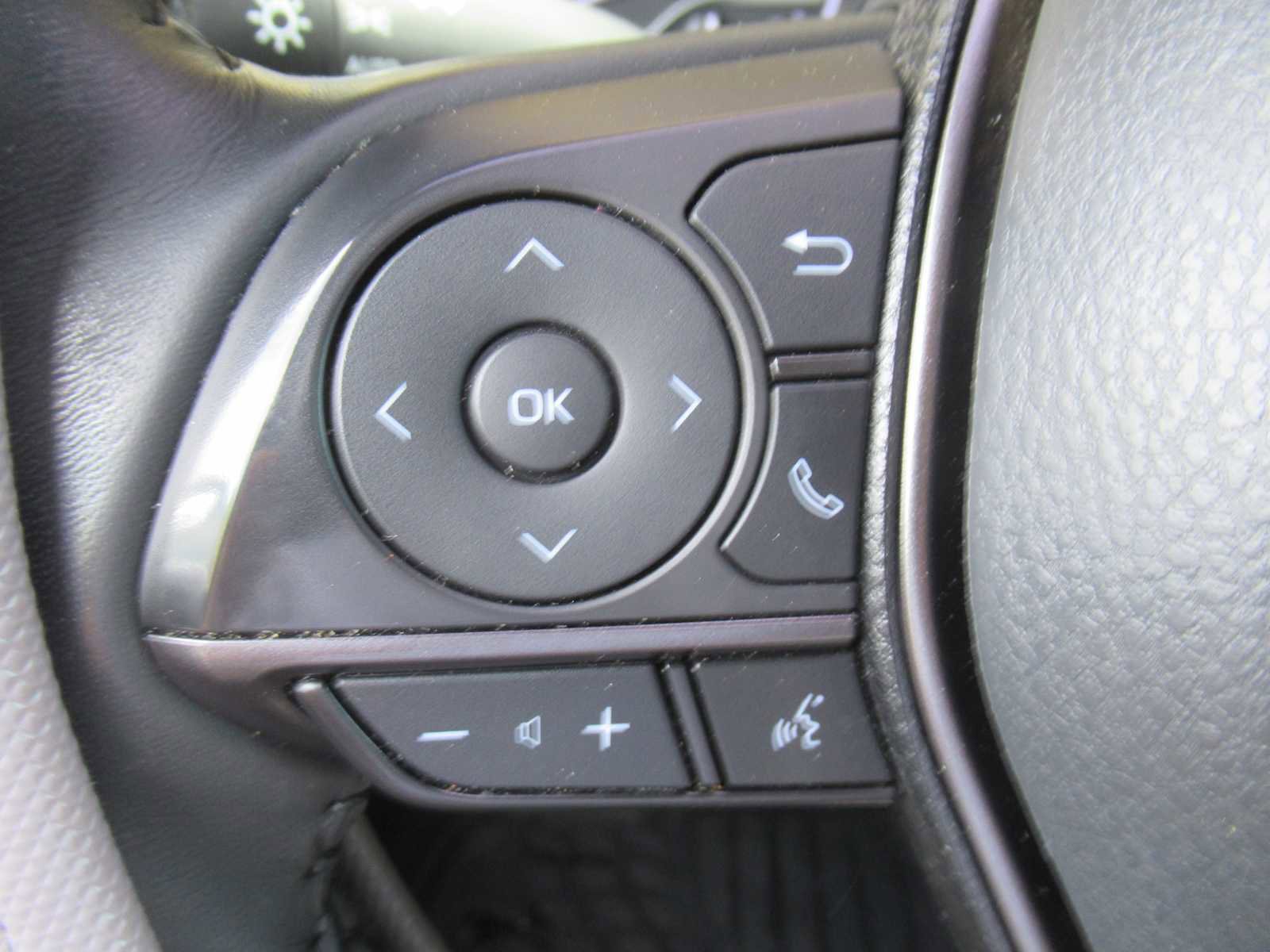 Used 2022 Toyota Camry SE image 25