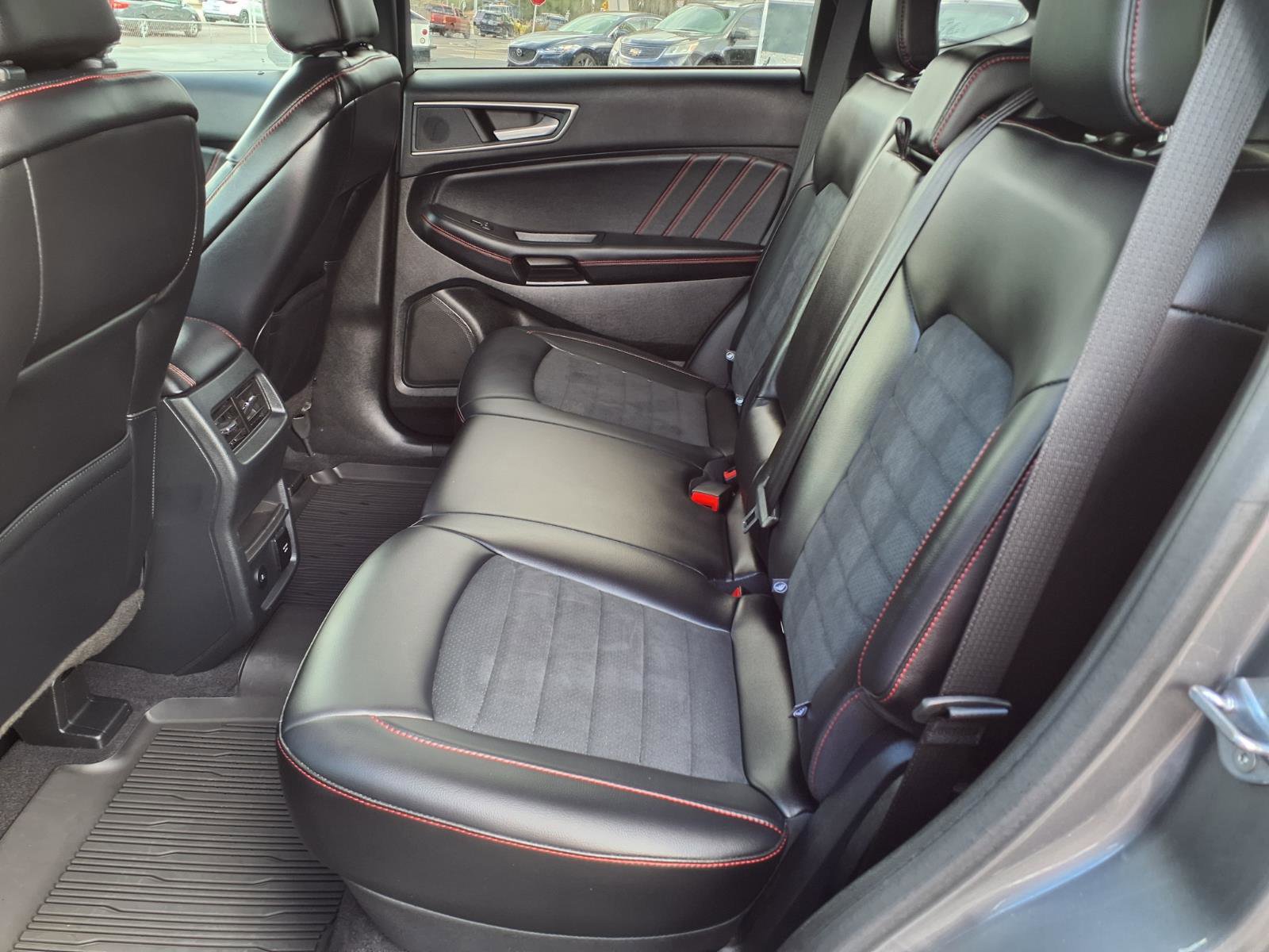 Used 2024 Ford Edge ST-Line image 14