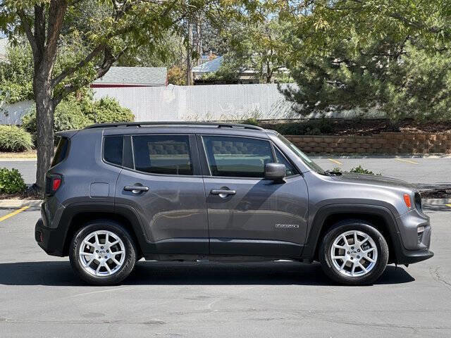 Used 2020 Jeep Renegade Latitude w/ Popular Equipment Group FWD image 3