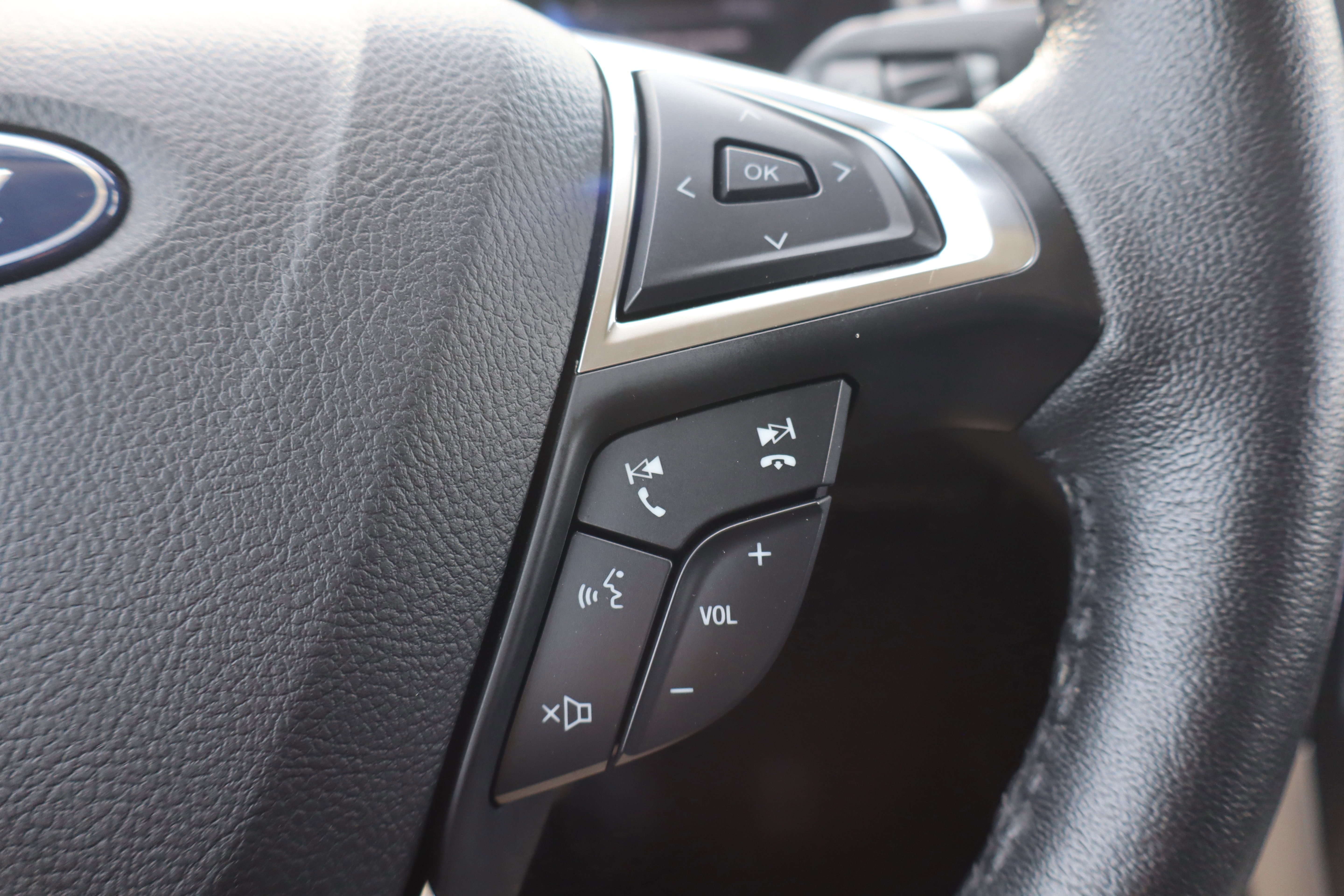 Used 2022 Ford Edge SEL w/ Convenience Package image 18