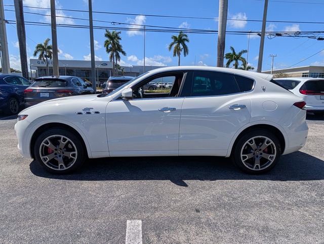 Used 2023 Maserati Levante GT AWD/4WD image 4