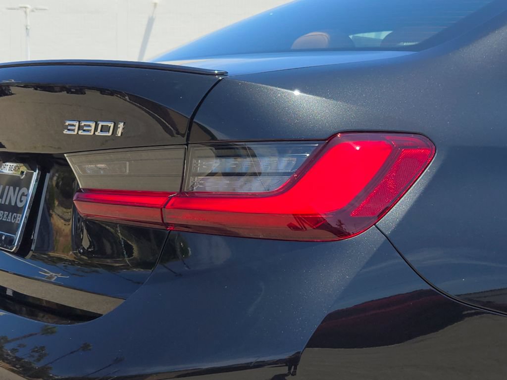 New 2026 BMW 330i Sedan w/ M Sport Package RWD image 4