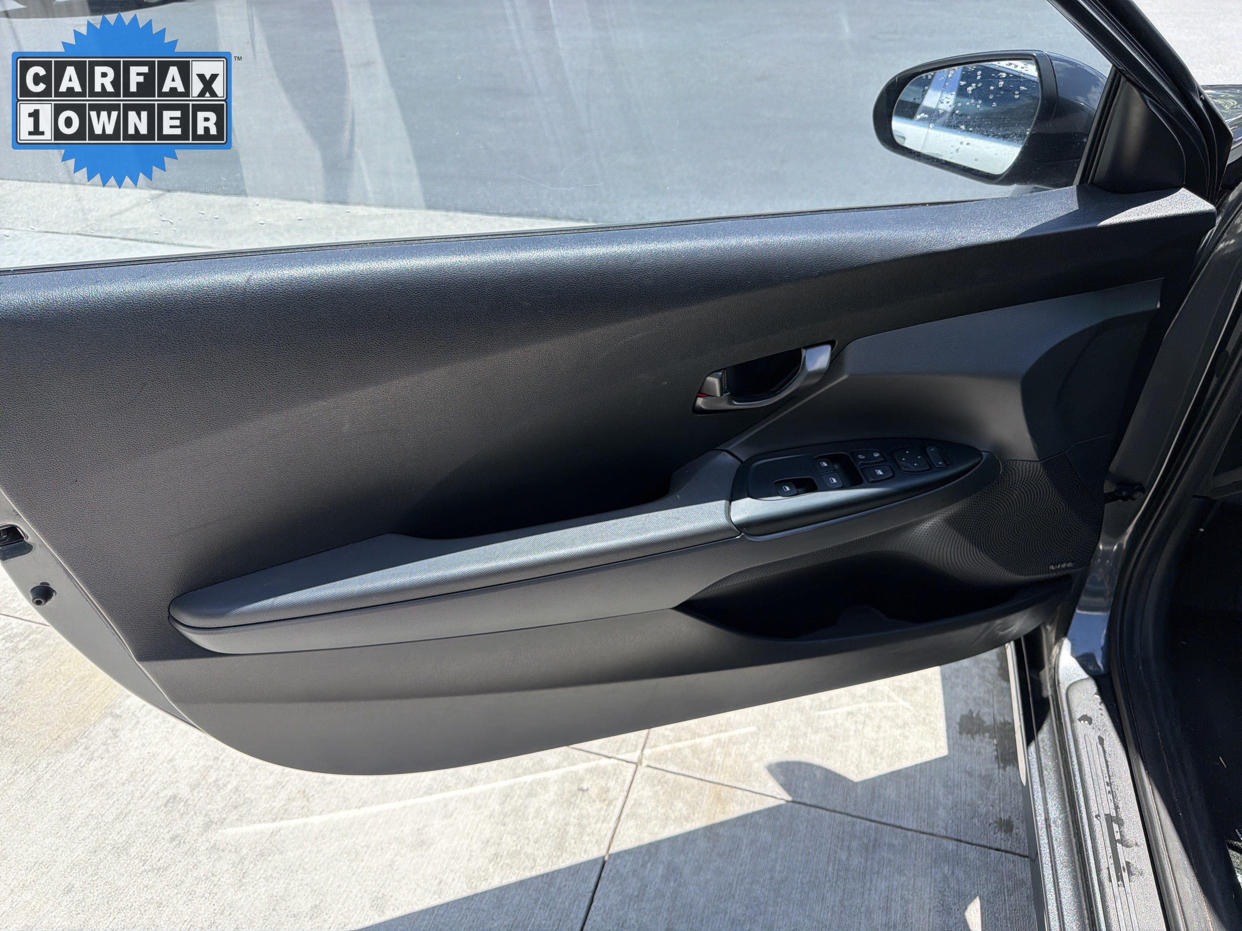 Used 2019 Hyundai Veloster 2.0 Premium FWD image 14