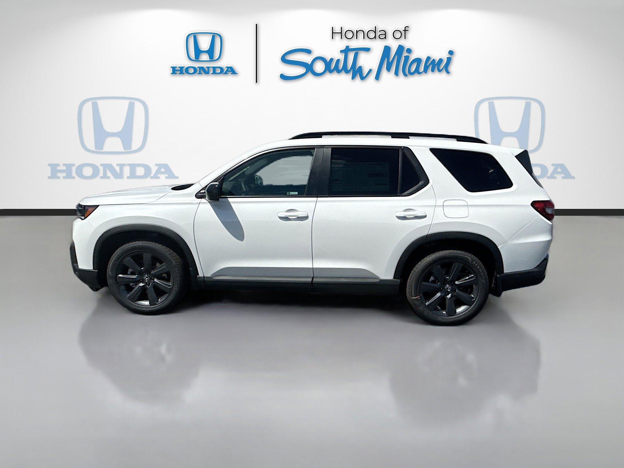 New 2026 Honda Pilot Sport image 4