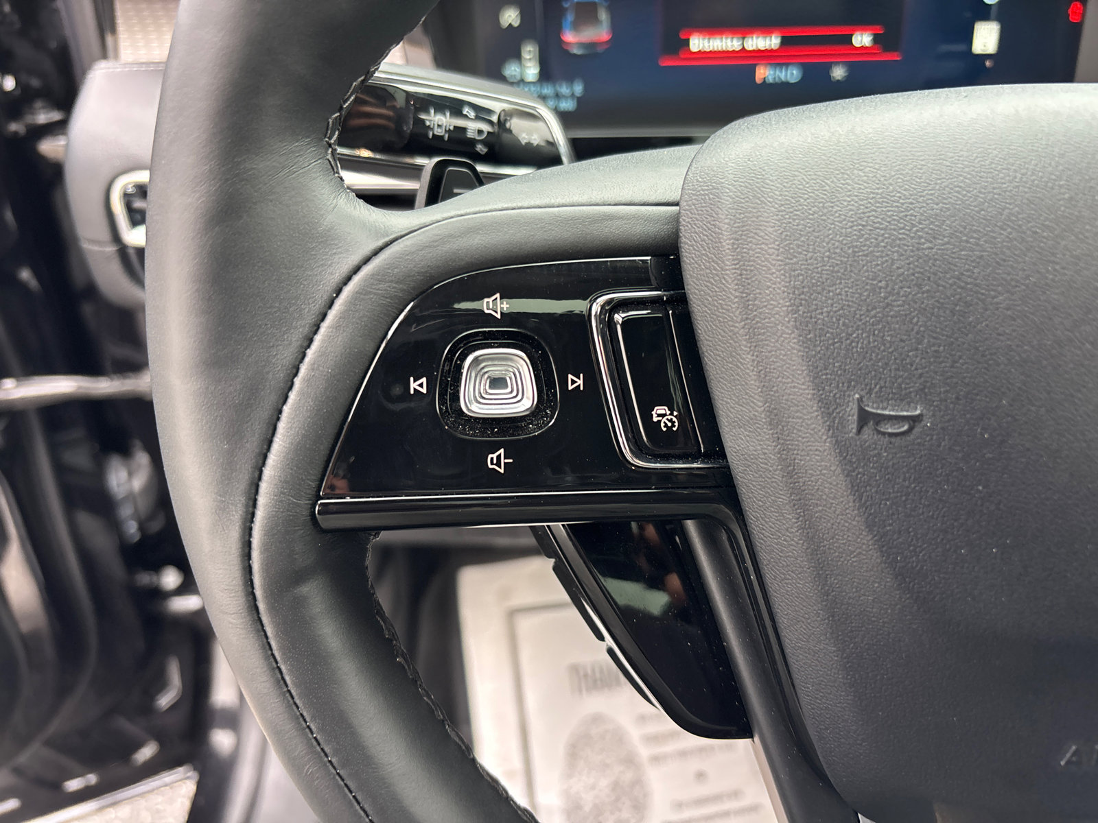 New 2026 Lincoln Corsair Reserve w/ Jet Appearance Package AWD/4WD image 17