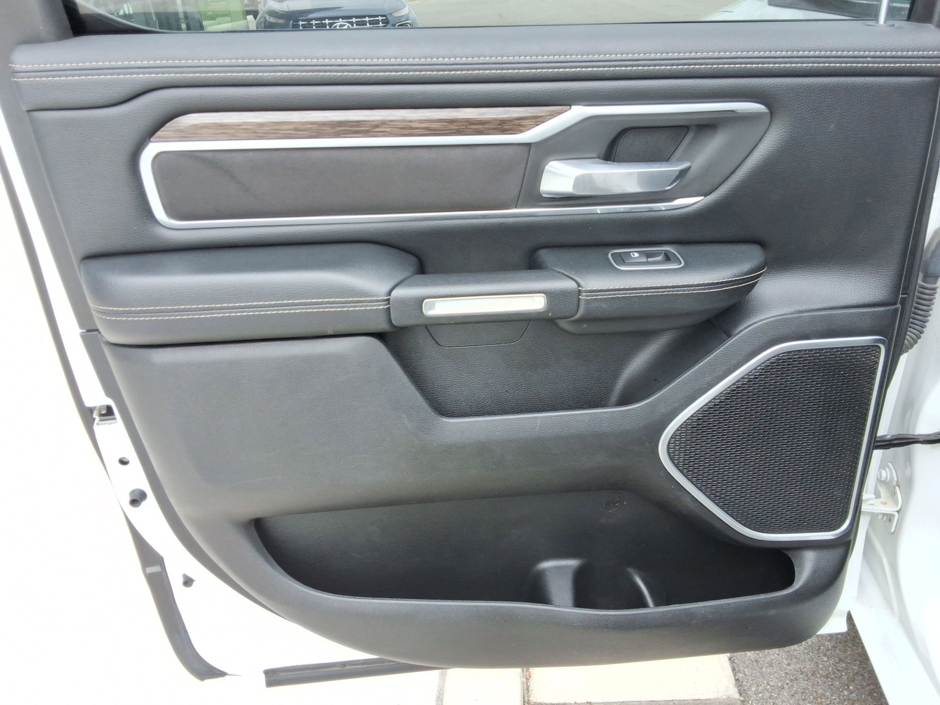 Used 2020 RAM 1500 Laramie AWD/4WD image 23