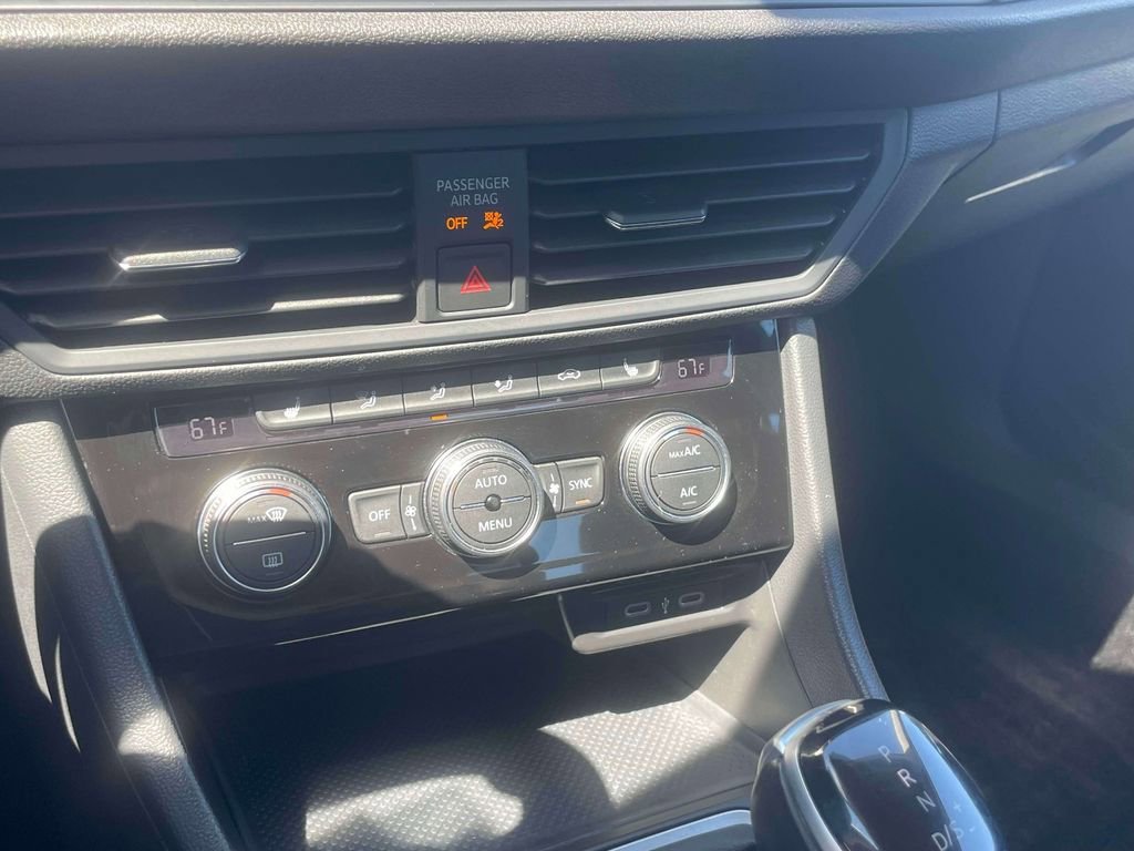 Used 2023 Volkswagen Jetta SE FWD image 29