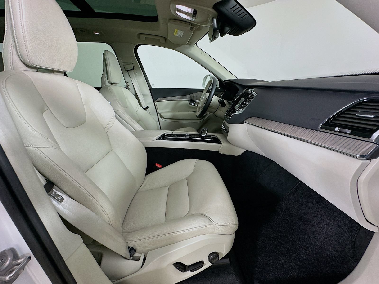 Used 2023 Volvo XC90 B6 Plus w/ Protection Package Premier AWD/4WD image 44