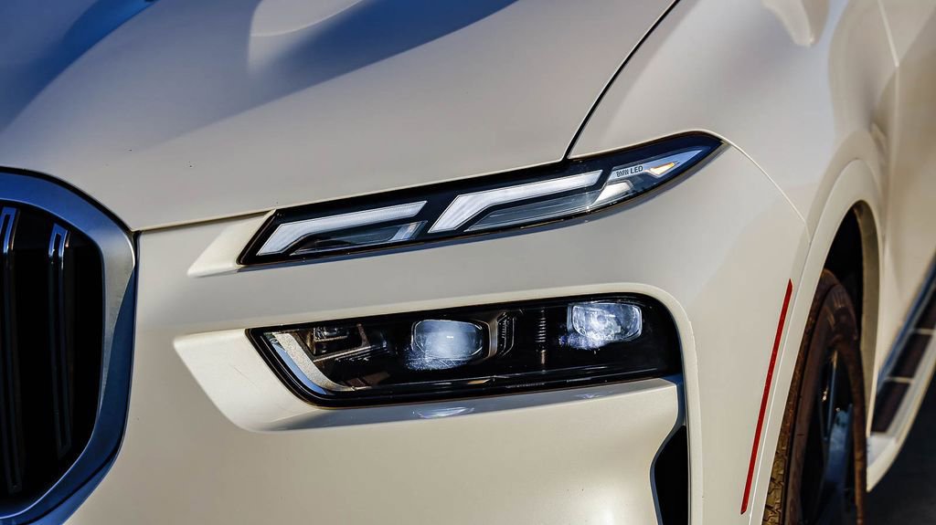 Used 2026 BMW X7 xDrive40i image 5