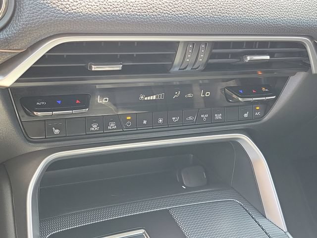 Certified 2025 MAZDA CX-70 Plug-In Hybrid w/ Premium Pkg AWD/4WD image 12