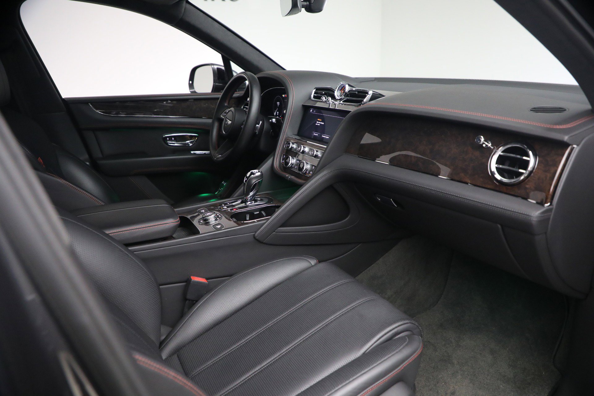 Certified 2021 Bentley Bentayga image 27