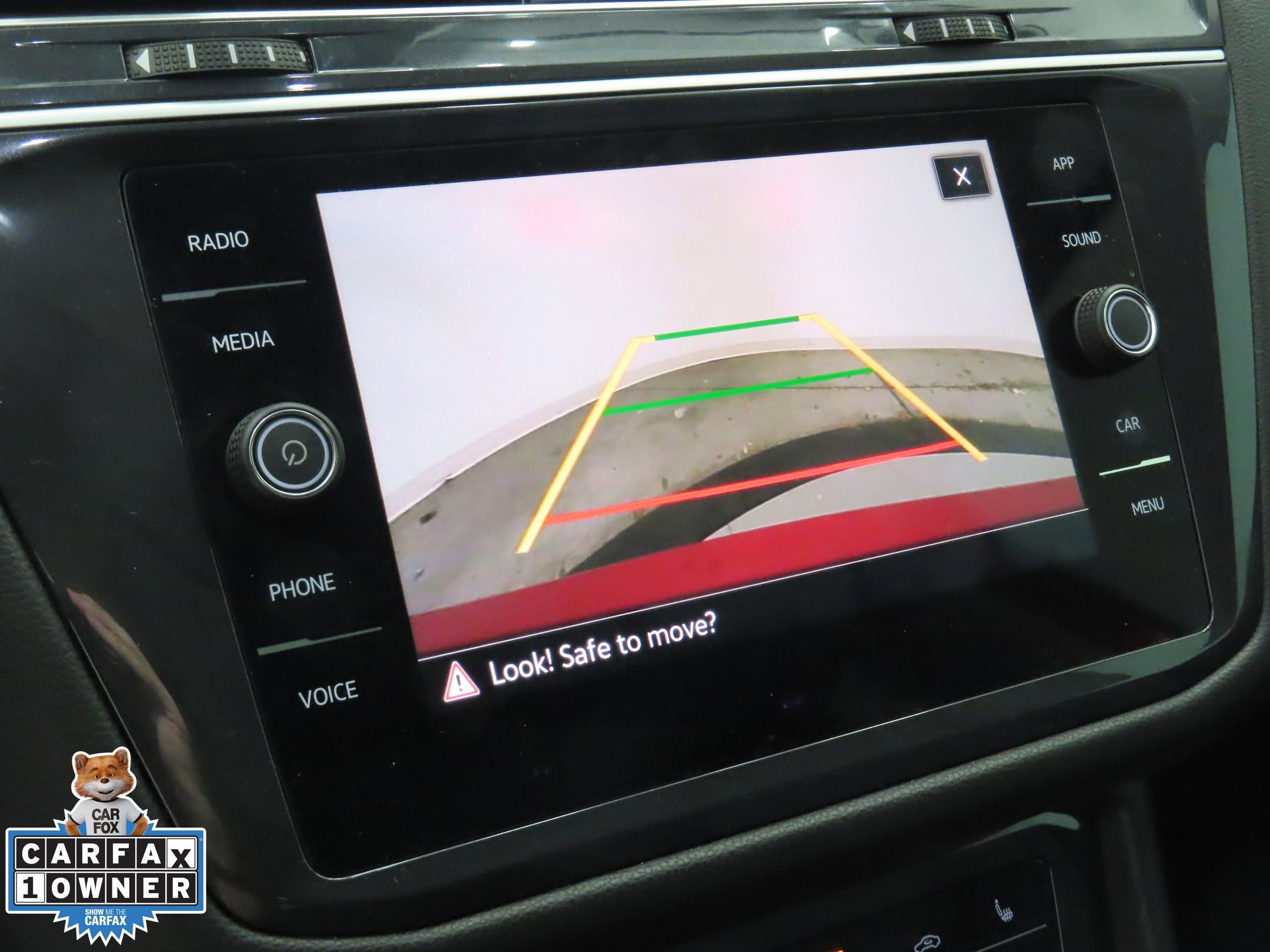 Used 2023 Volkswagen Tiguan SE w/ Panoramic Sunroof Package FWD image 20