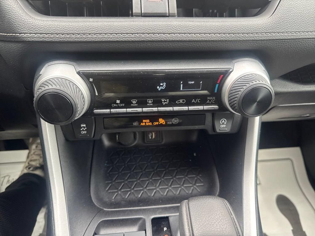 Used 2024 Toyota RAV4 LE FWD image 41