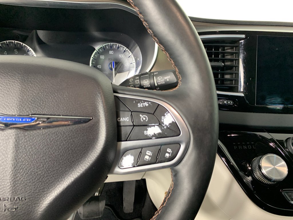 Used 2017 Chrysler Pacifica Touring-L Plus w/ Advanced Safetytec Group image 21