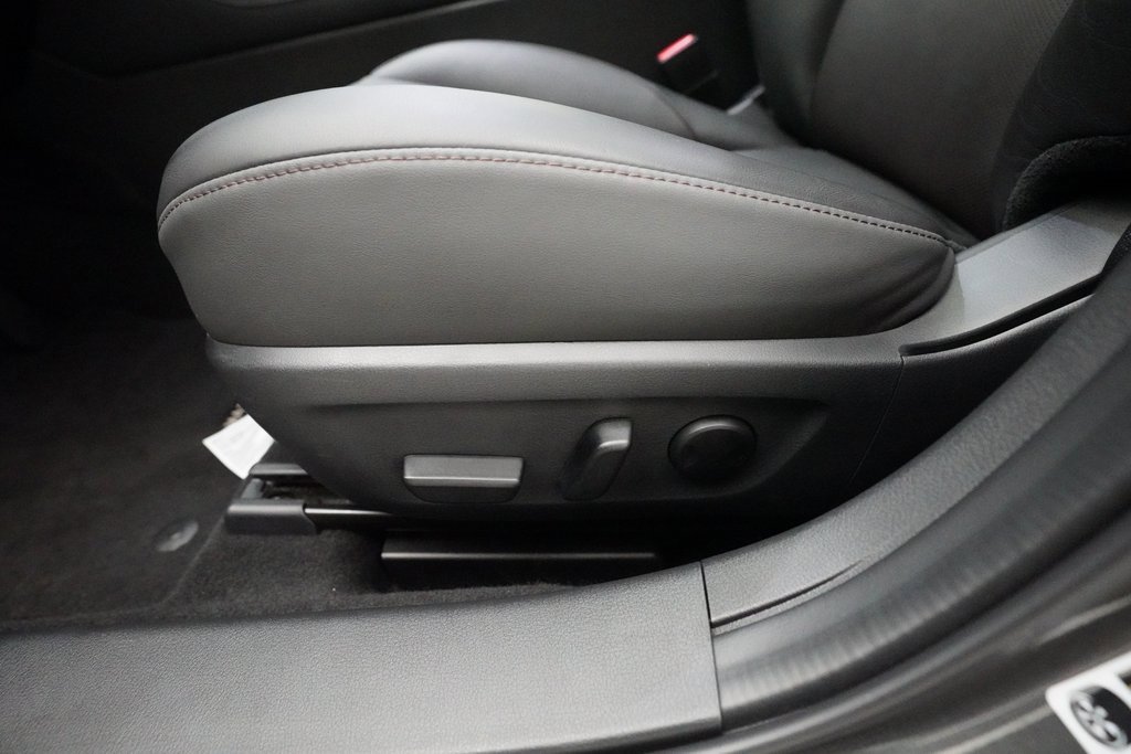 Used 2025 MAZDA MAZDA3 2.5 Turbo Sedan w/Premium Plus image 28