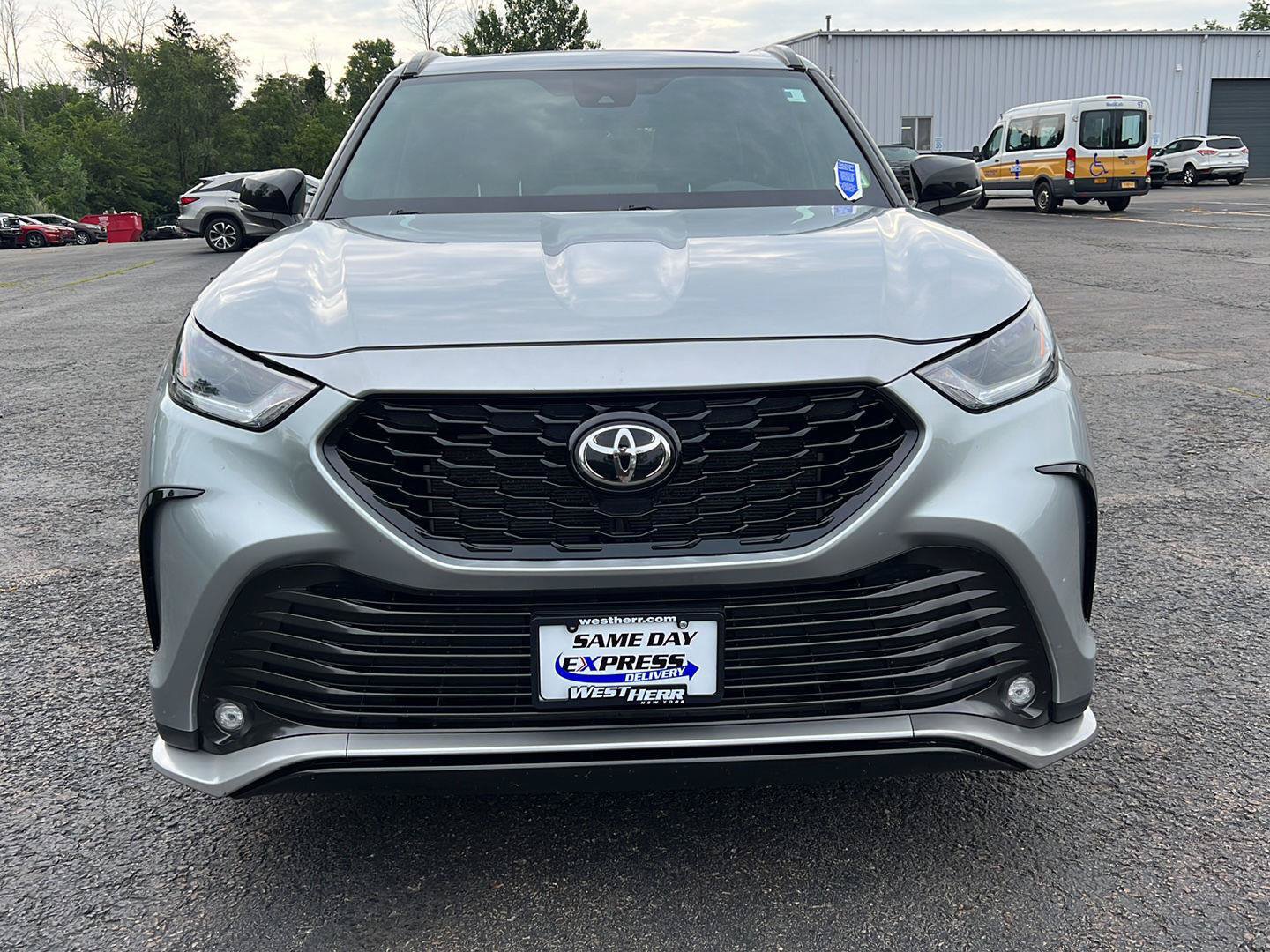 Used 2023 Toyota Highlander XSE AWD/4WD image 19