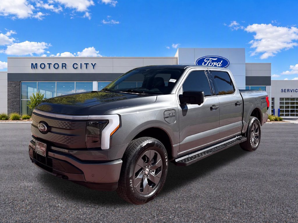 Used 2023 Ford F150 Lightning XLT AWD/4WD image 3