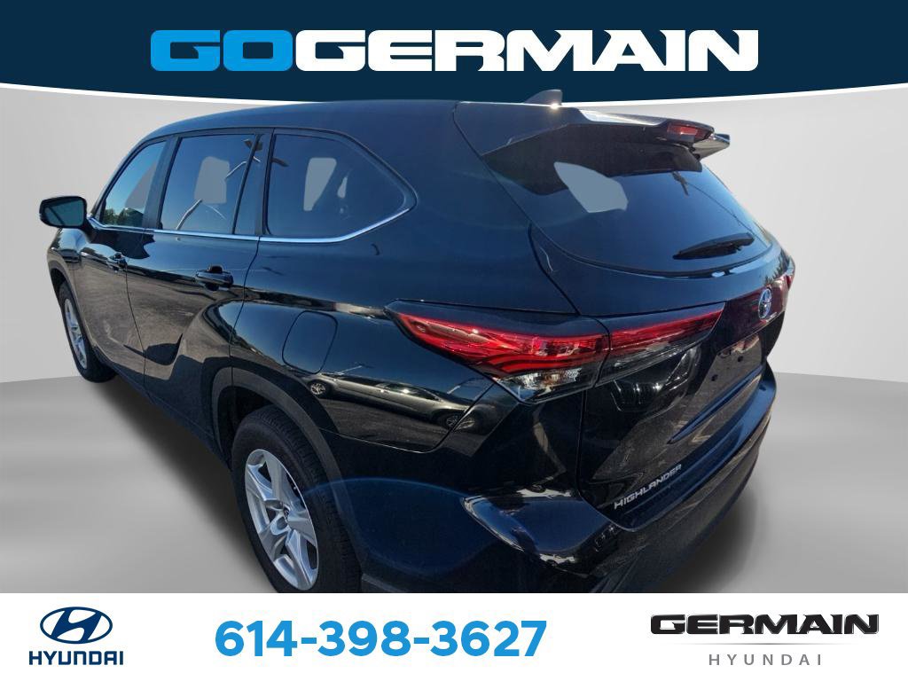 Used 2023 Toyota Highlander L FWD image 7