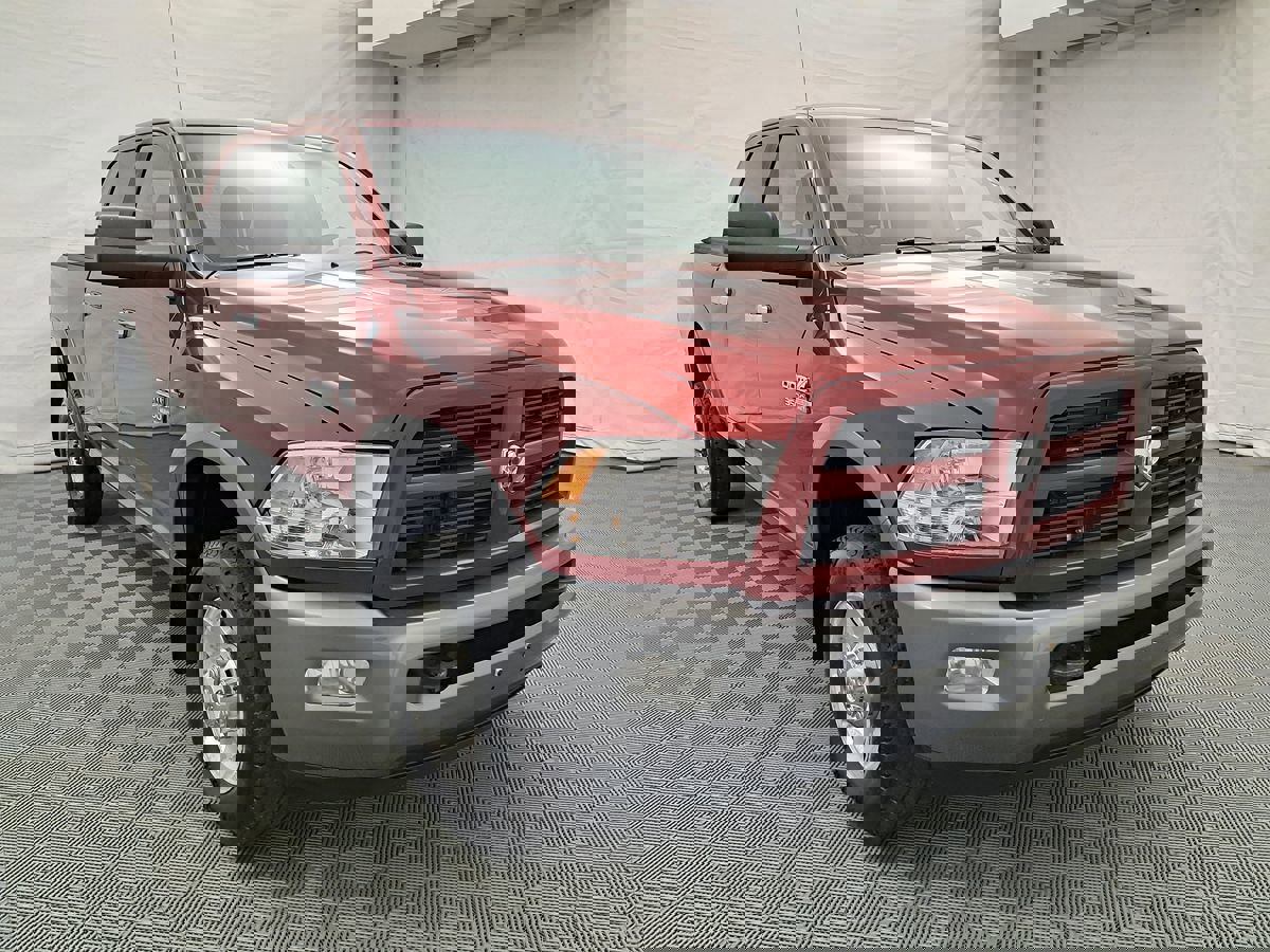 Used 2011 RAM 3500 4x4 Crew Cab image 2