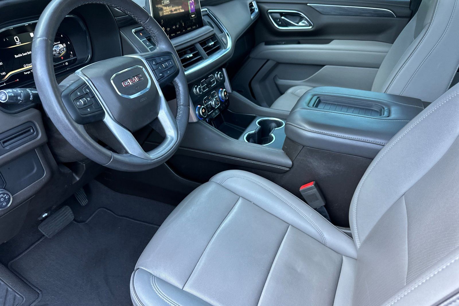 Used 2023 GMC Yukon SLT AWD/4WD image 10