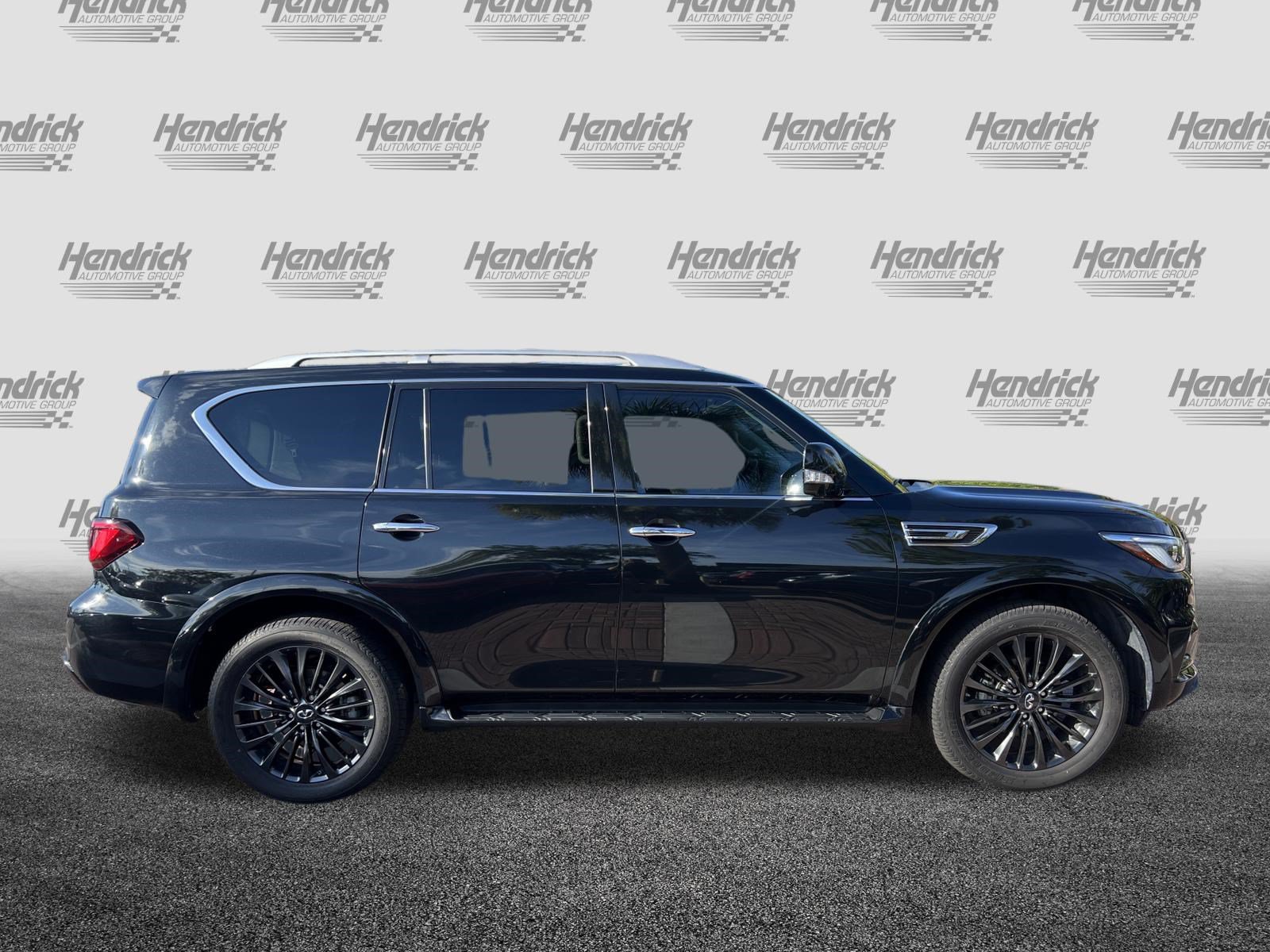 Used 2023 INFINITI QX80 Premium Select w/ All-Season Package RWD image 11