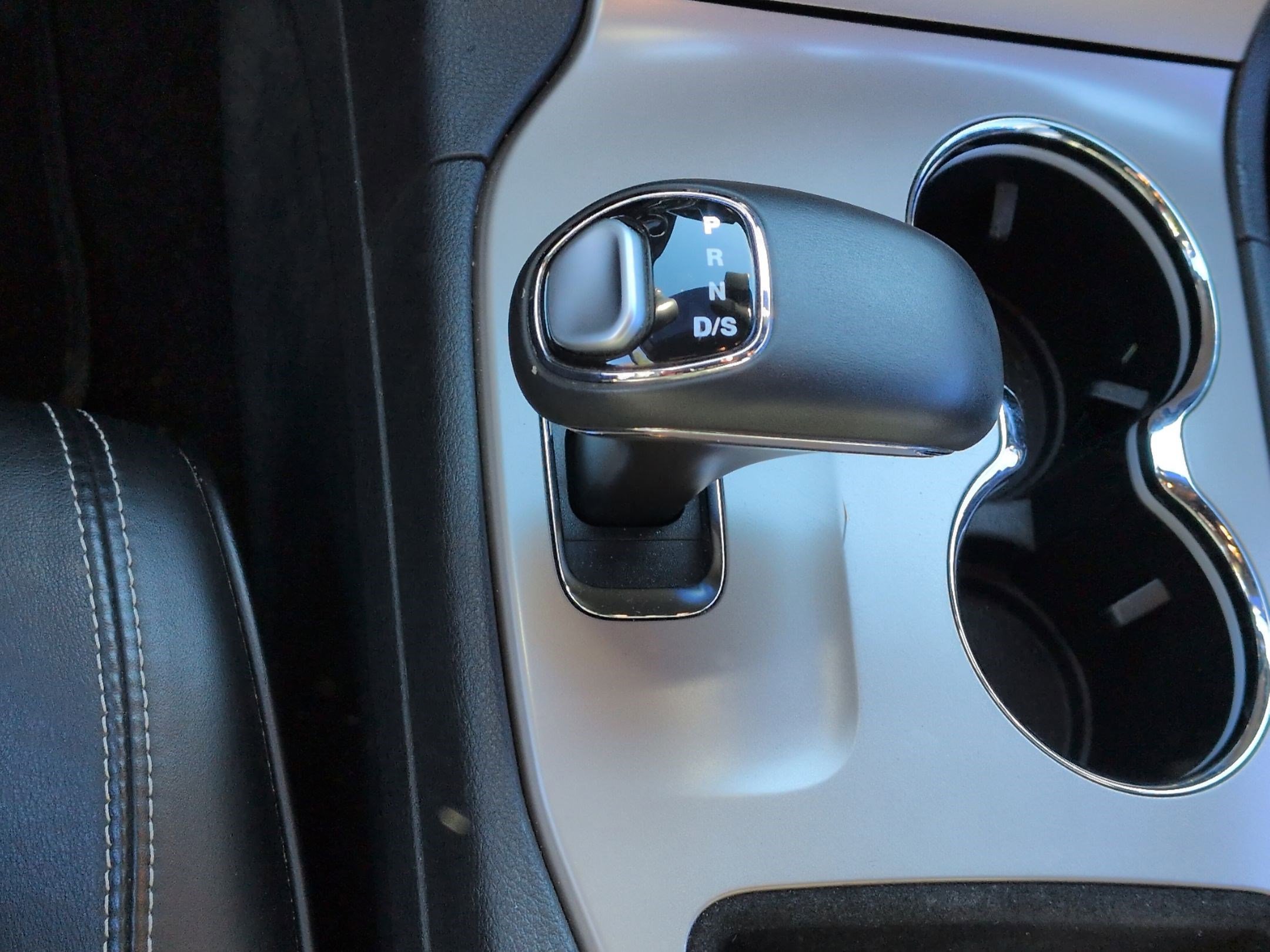 Used 2015 Jeep Grand Cherokee Overland image 26