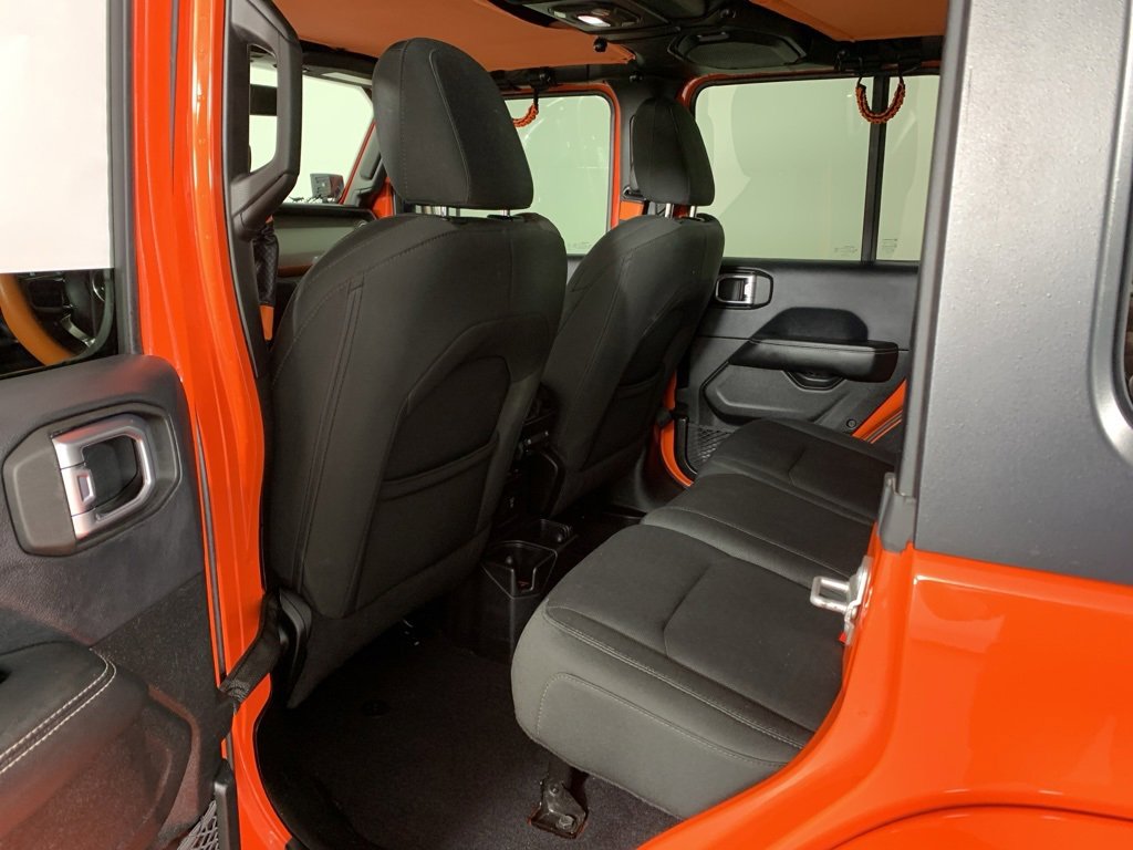 Used 2018 Jeep Wrangler Unlimited Sahara image 31