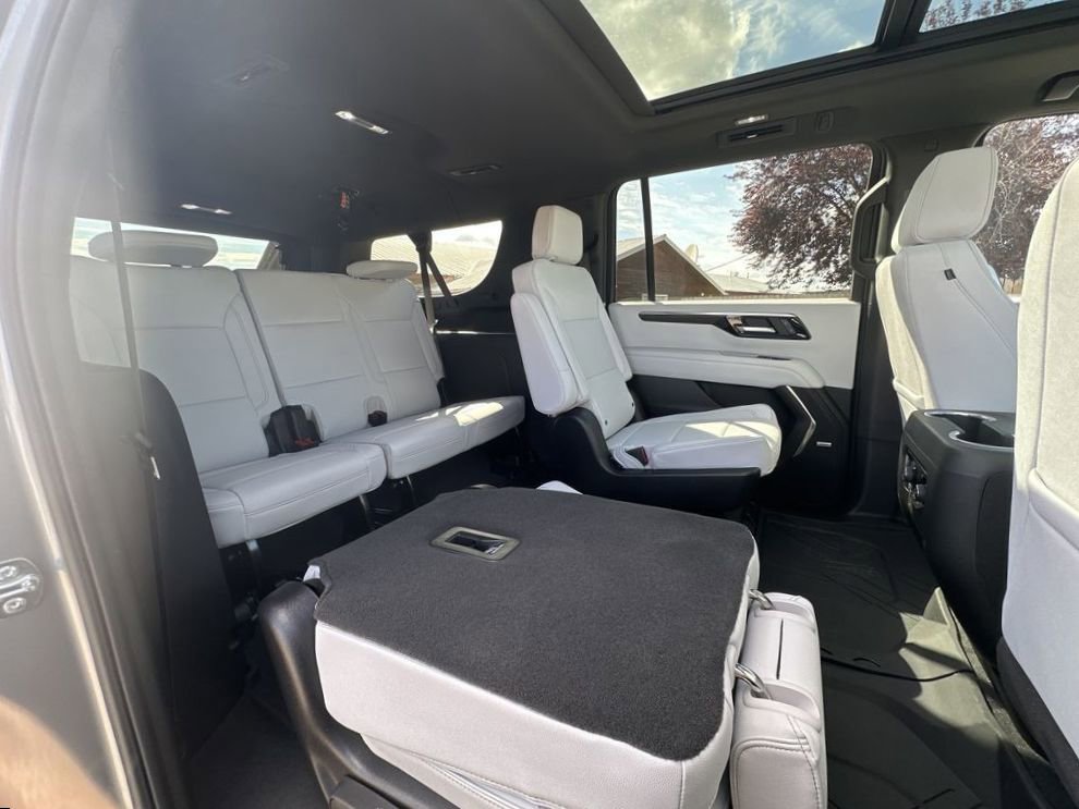 New 2025 Chevrolet Suburban Premier w/ Sun And Tow Package image 21