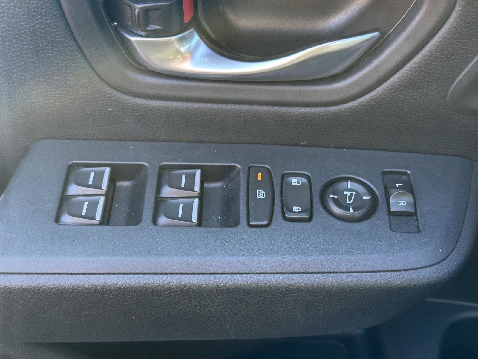 Certified 2025 Honda Pilot Touring image 15