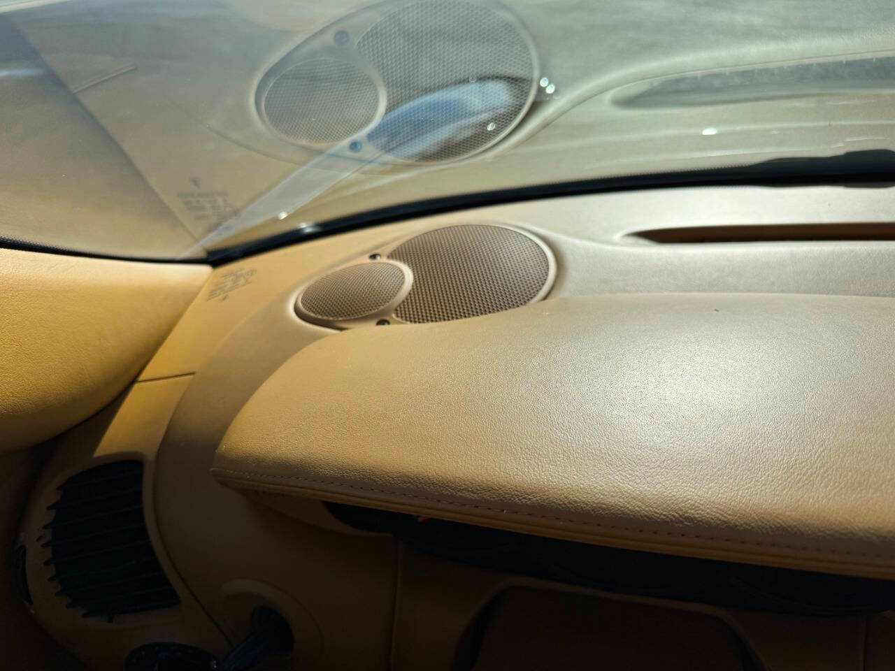 Used 2000 Porsche 911 Carrera 4 image 50