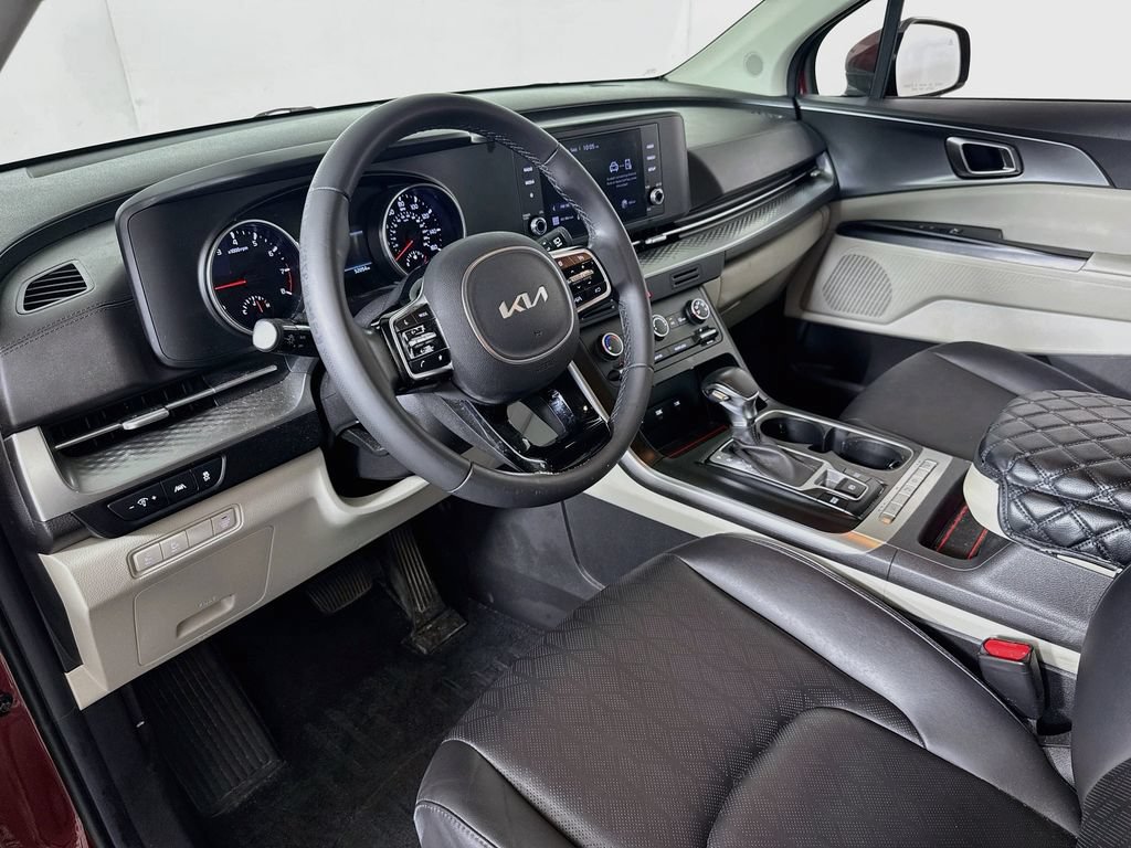 Used 2022 Kia Carnival LX FWD image 9