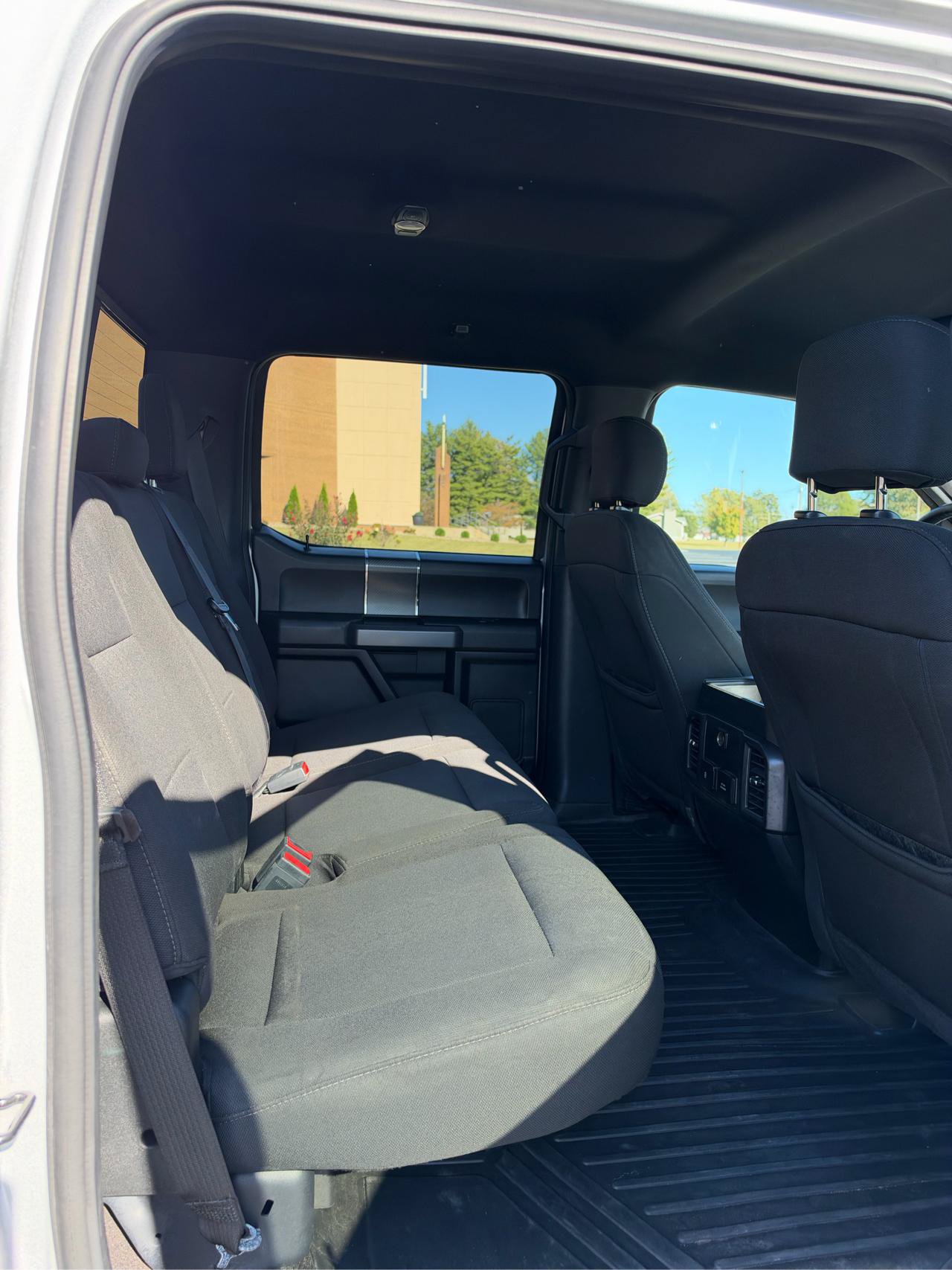 Used 2018 Ford F150 XLT w/ Equipment Group 302A Luxury AWD/4WD image 11