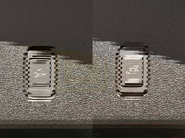 New 2026 Cadillac Optiq V image 24